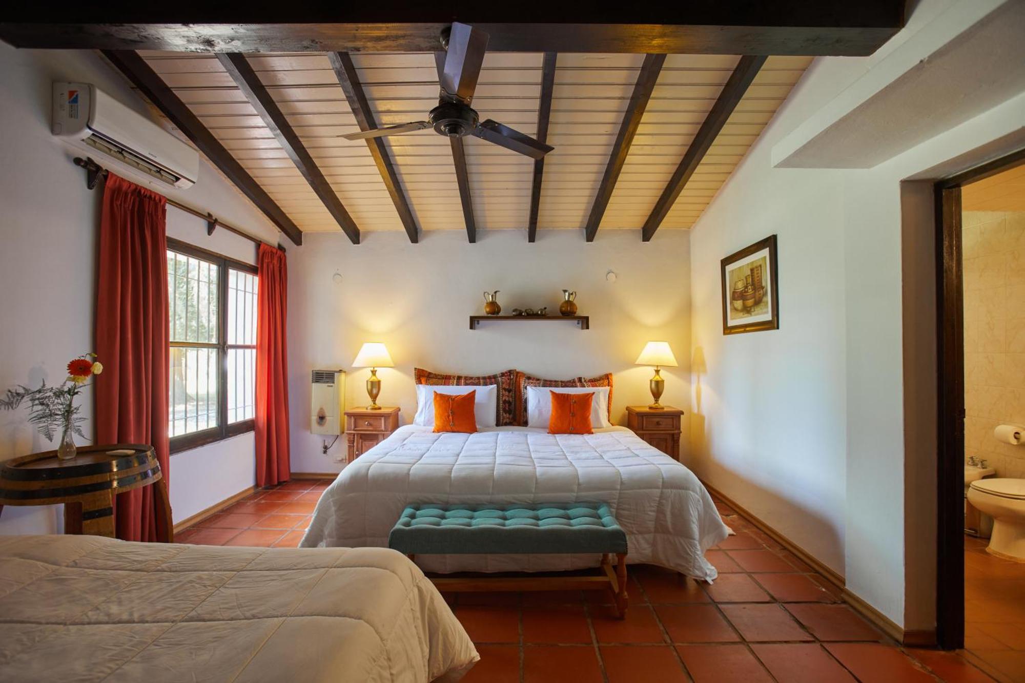 Posada La Celia Eugenio Bustos Luaran gambar